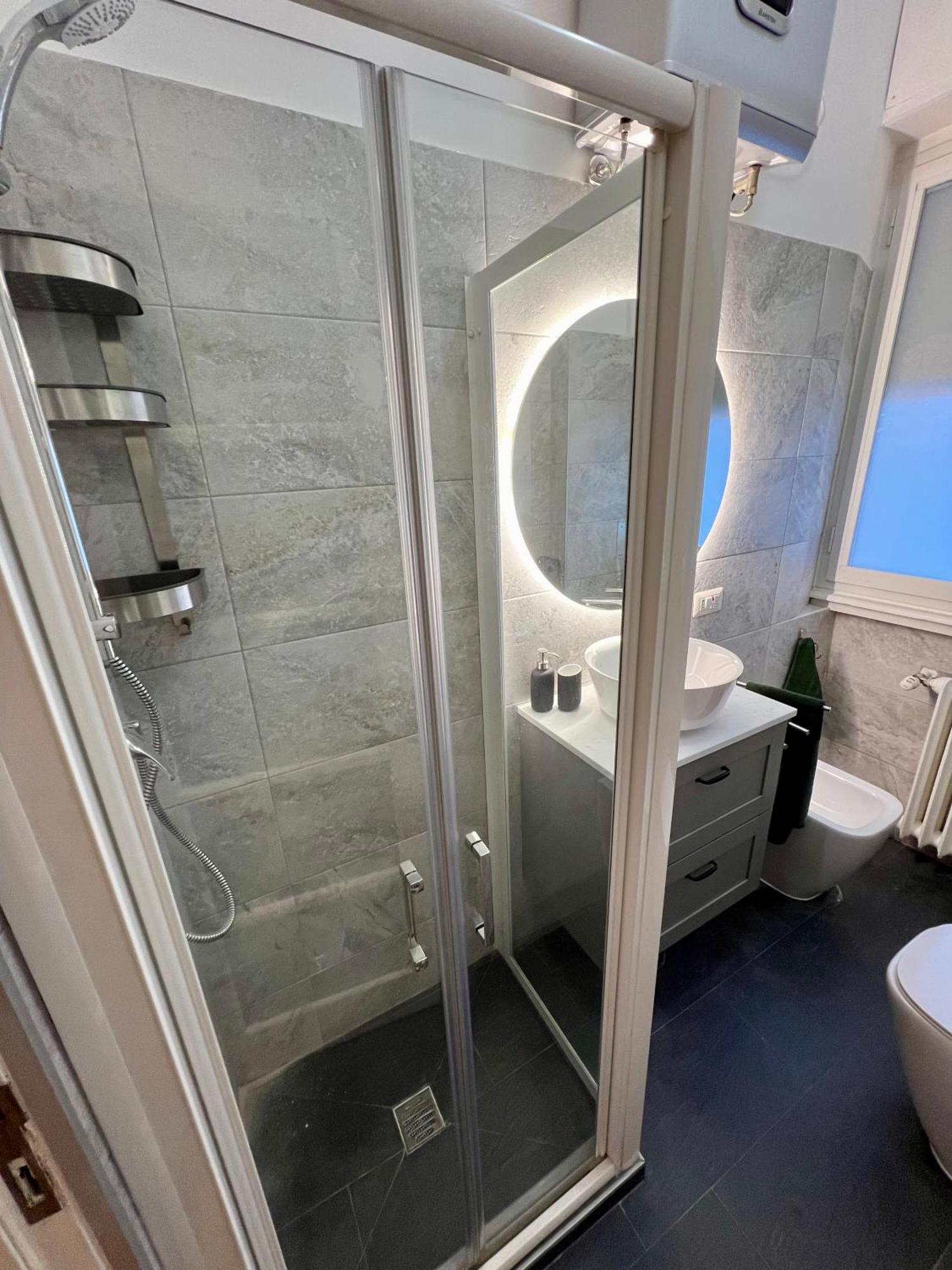 La Bella Milano Charme Apartment 3 Km Away From Duomo/ Netflix & Wi-Fi Included المظهر الخارجي الصورة