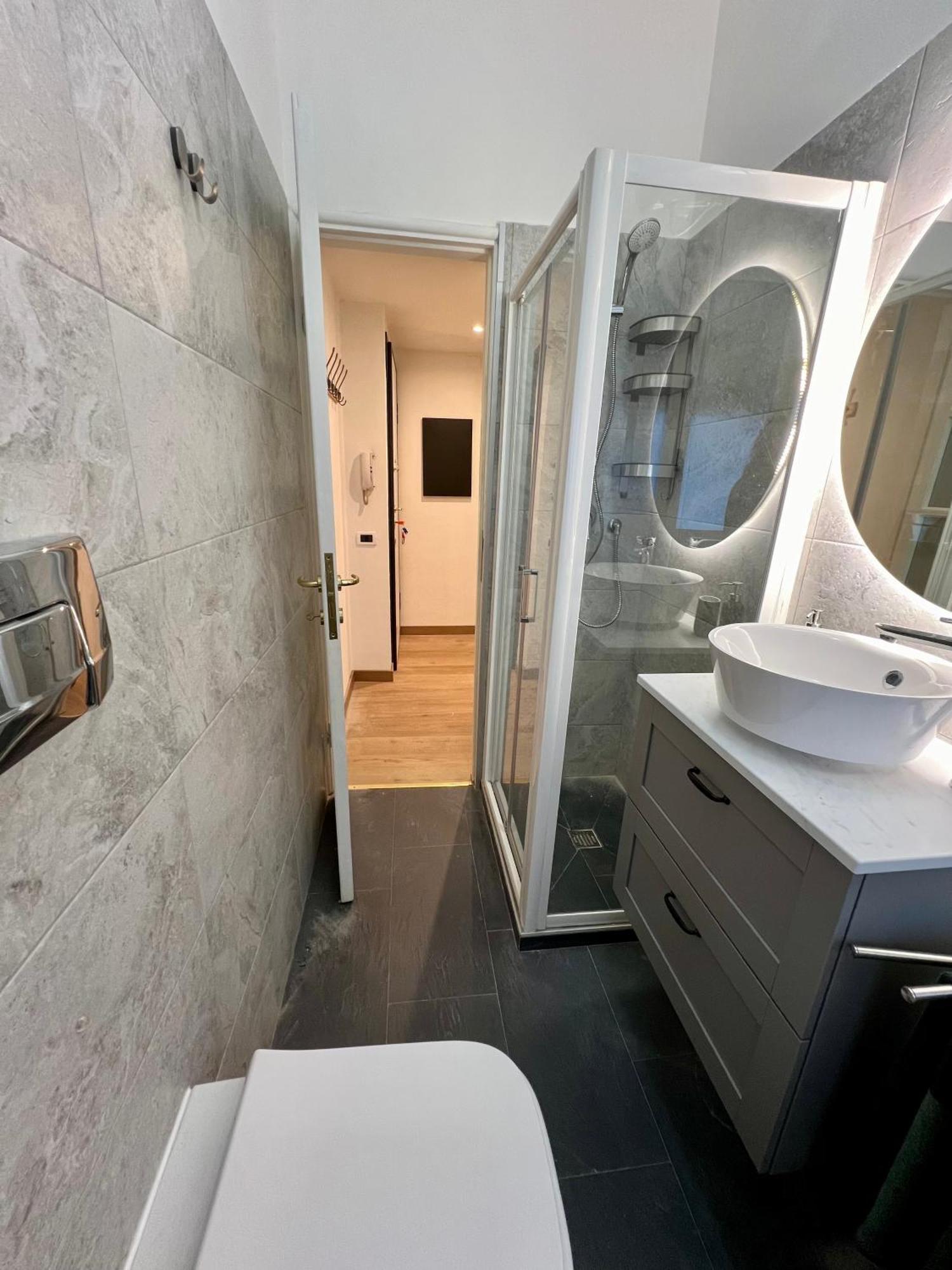 La Bella Milano Charme Apartment 3 Km Away From Duomo/ Netflix & Wi-Fi Included المظهر الخارجي الصورة